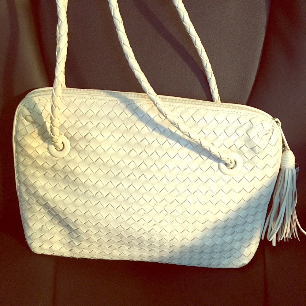 Vintage Aspects New York woven white purse